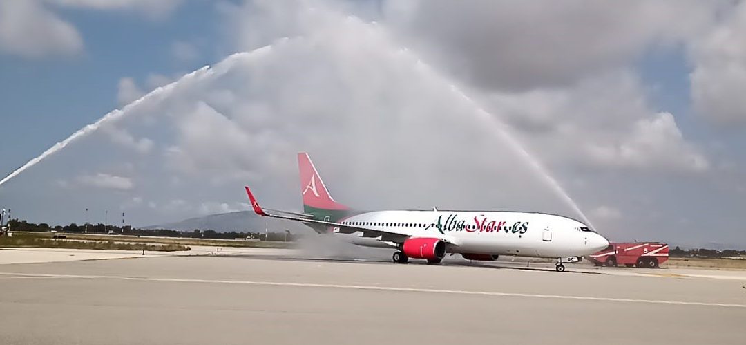 Cerimonia del water cannon a Trapani Birgi per il primo volo di AlbaStar