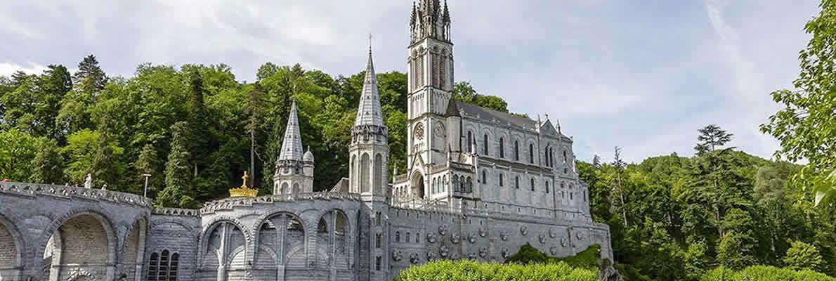 Volare a Lourdes passeggeri disabili Albastar