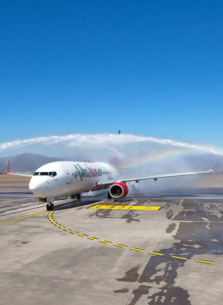 volare tour operator boeing 737-800 Albastar